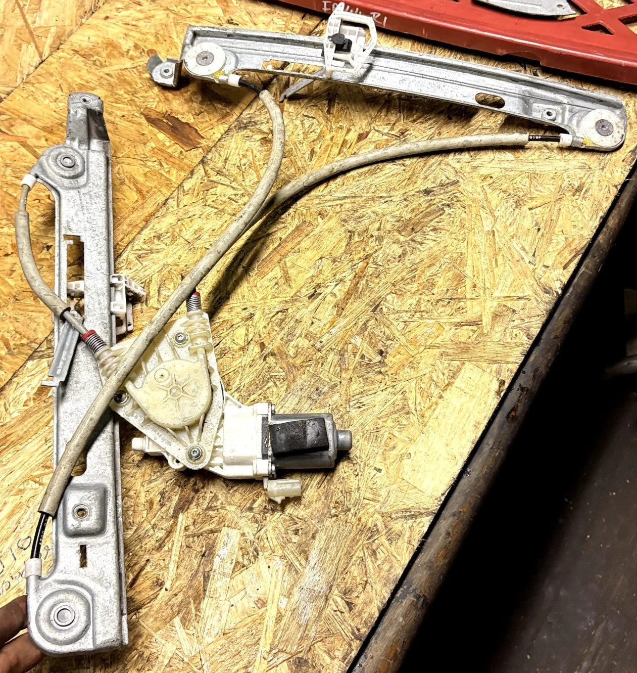 DODGE CALIBER MK1 2008 DRIVER FRONT SIDE WINDOW REGULATOR 05074798AA-E