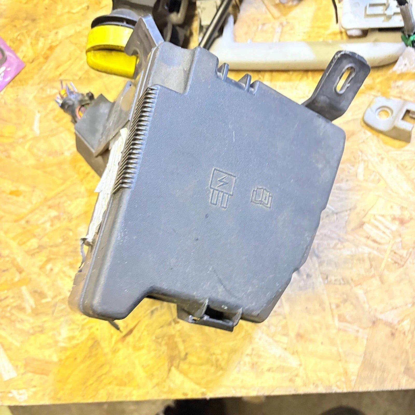 FORD FIESTA 2011 FUSE BOX