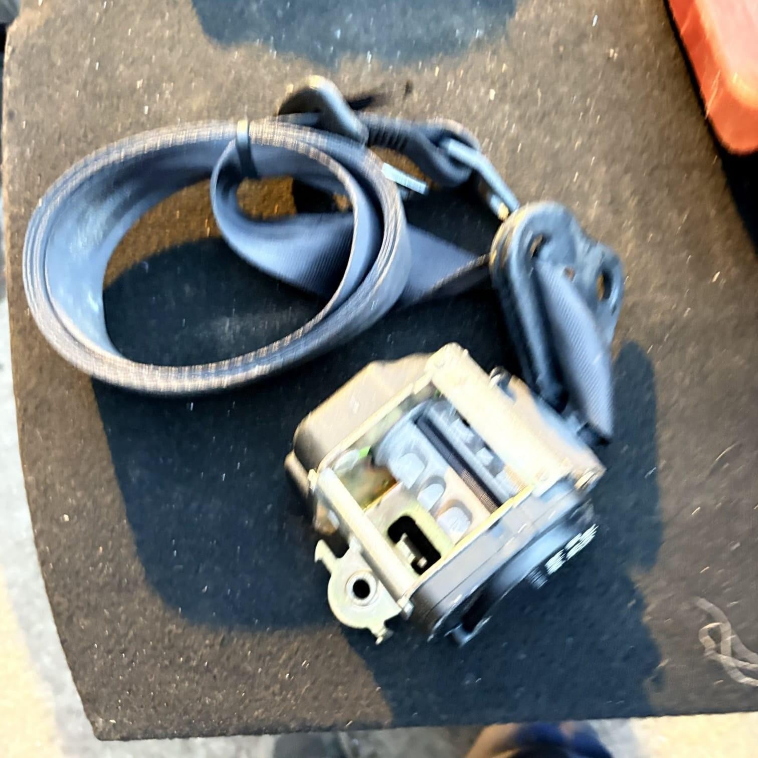 PEUGEOT 206 SEAT BELT DRIVER REAR 96361218XX
