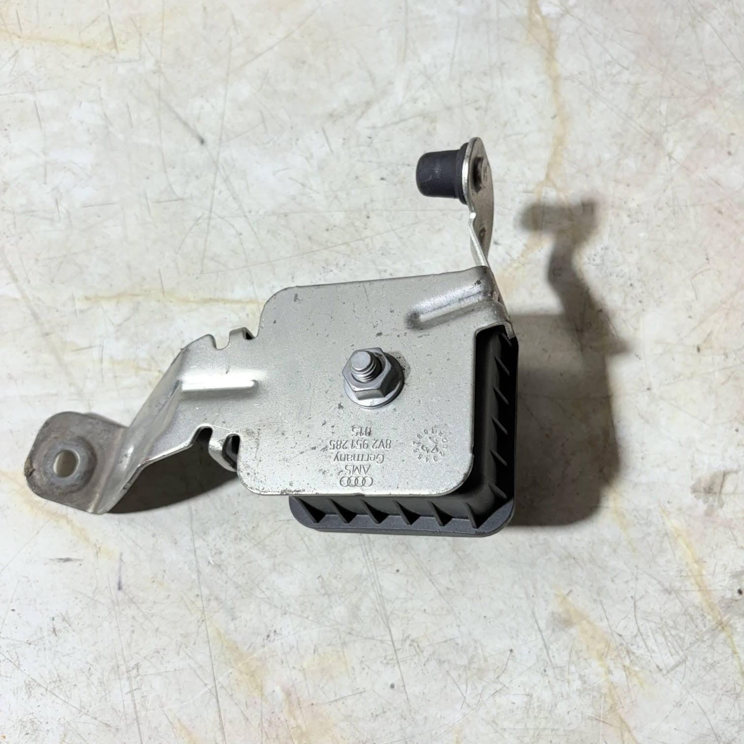 AUDI A3 S3 RS3 8V 2013-2020 HIGH TONE HORN & MOUNTING BRACKET 8V2951285