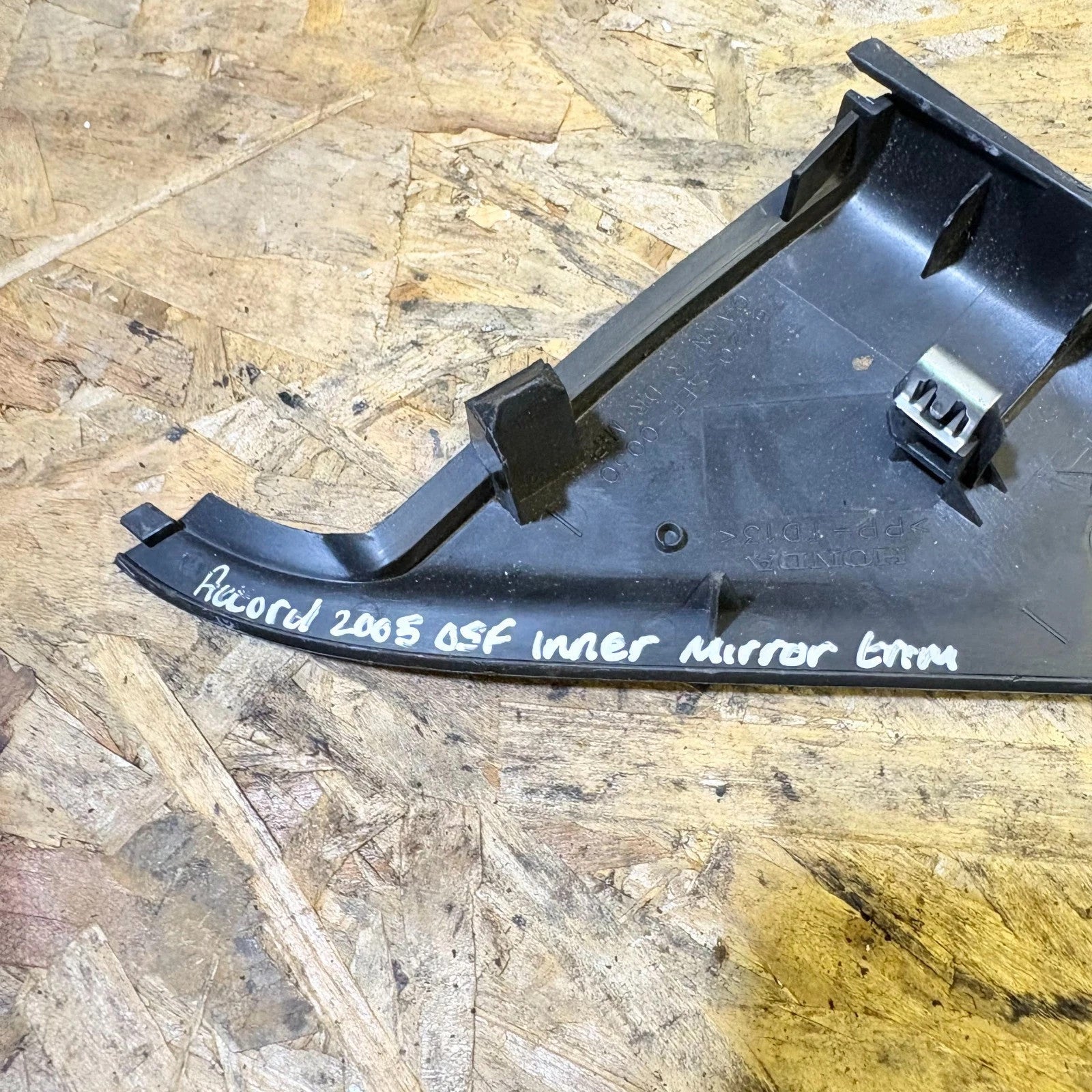 Honda Accord MK7 2002-08 Front Right Wing Door Mirror Corner Trim 76220-SEE-0030