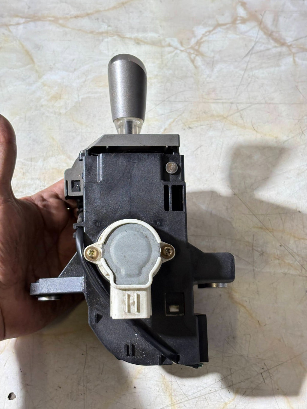 TOYOTA PRIUS 04-09 AUTO GEAR SHIFTER SELECTOR LEVER 89451-47030