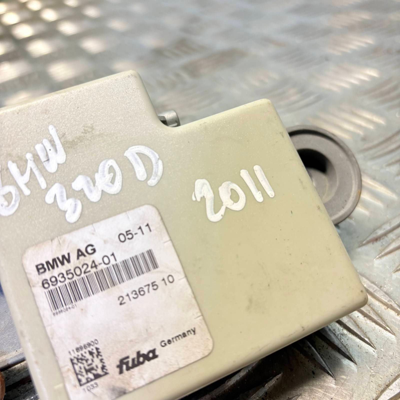 BMW 320D 2011-2019 Aerial Antenna Module Unit 693502401
