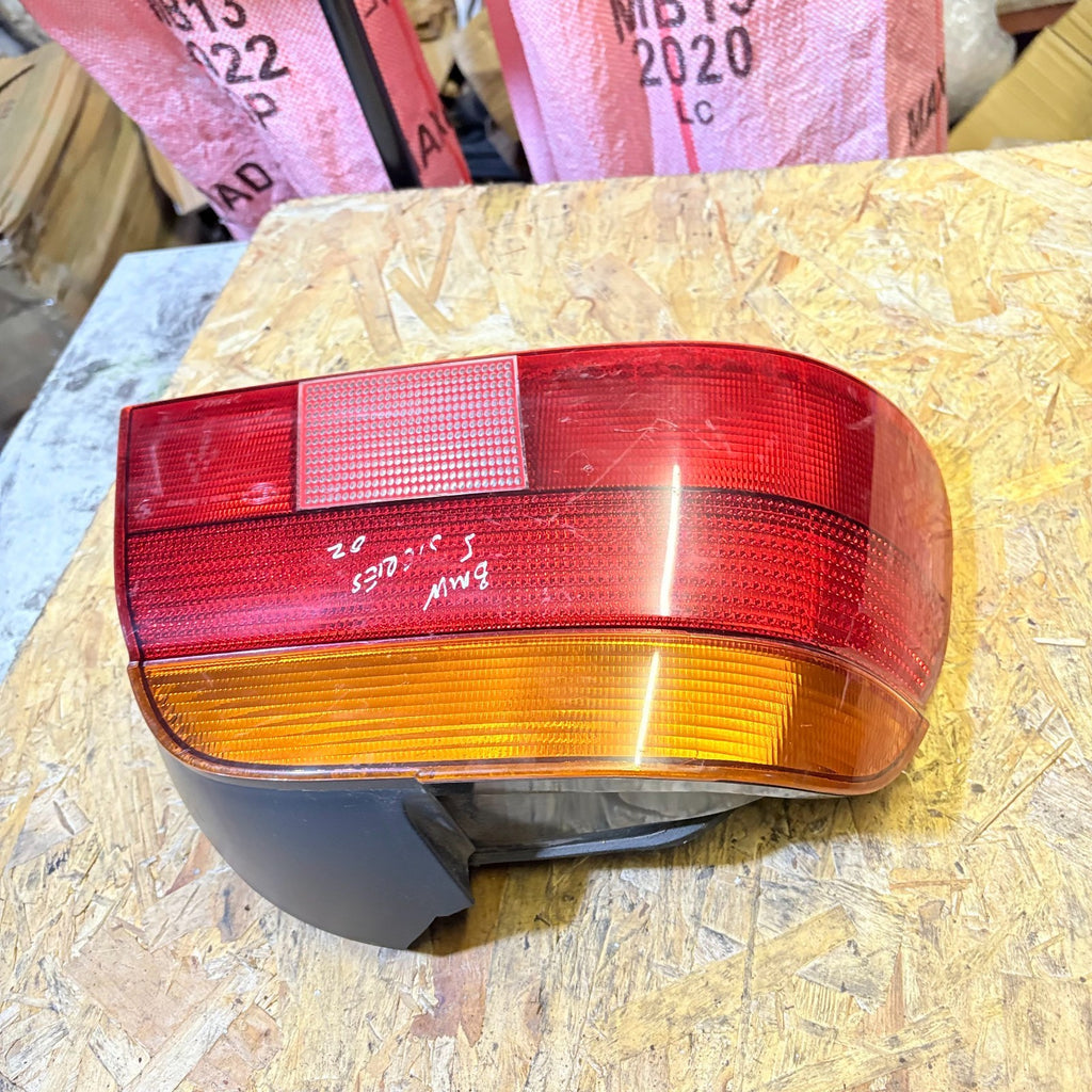 BMW 5 series 1995-2004 REAR RIGHT LIGHT CLUSTERS 146033.00