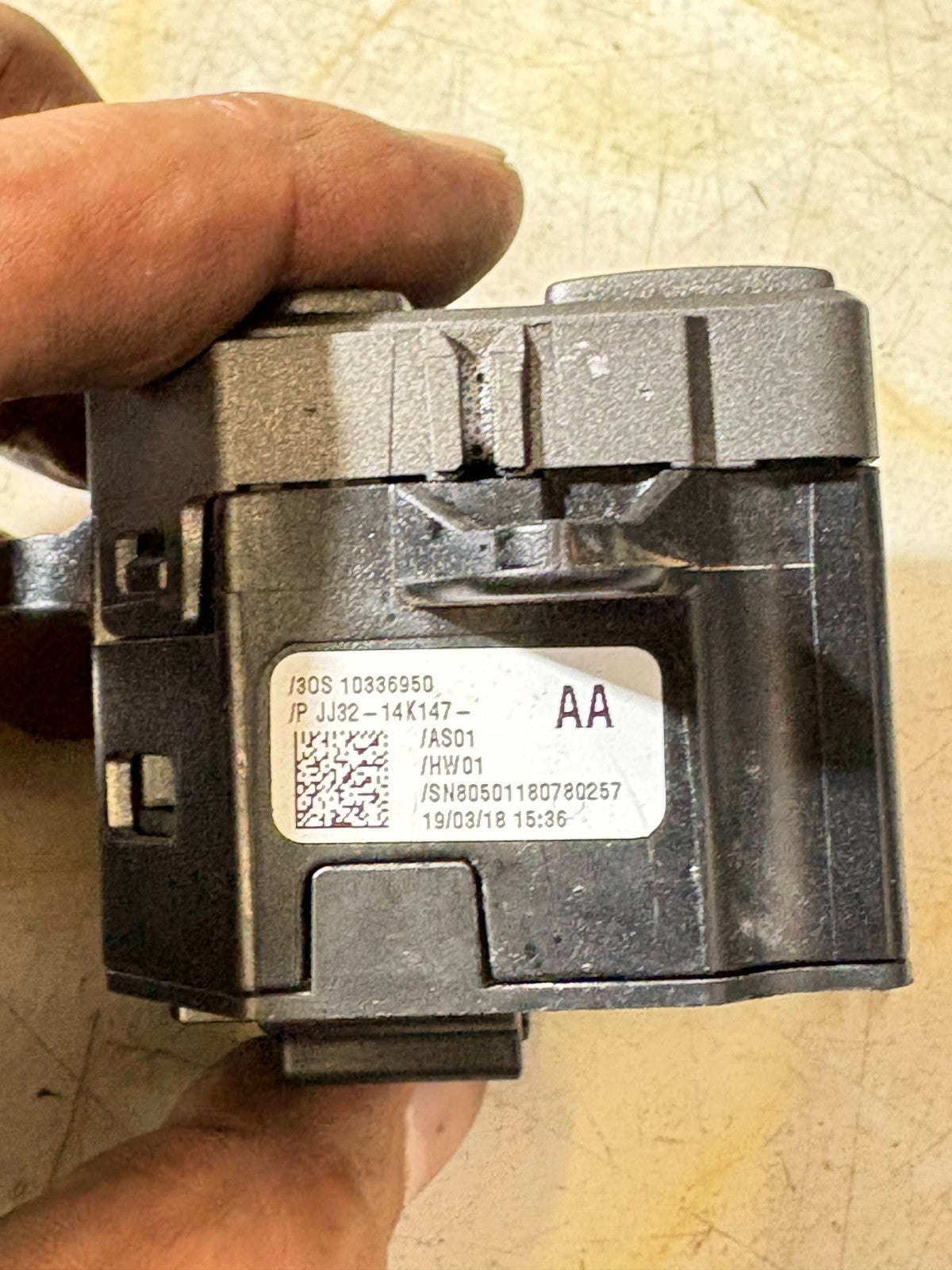 2012-2018 LAND ROVER EVOQUE CENTER CONSOLE TRACTION CONTROL ECO SWITCH