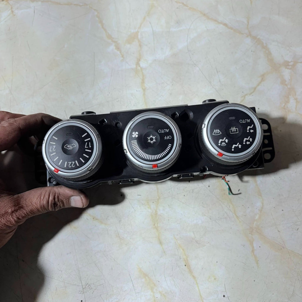 MITSUBISHI OUTLANDER Mk2 2007-2013 Heater/AC Controls 7820A082XA