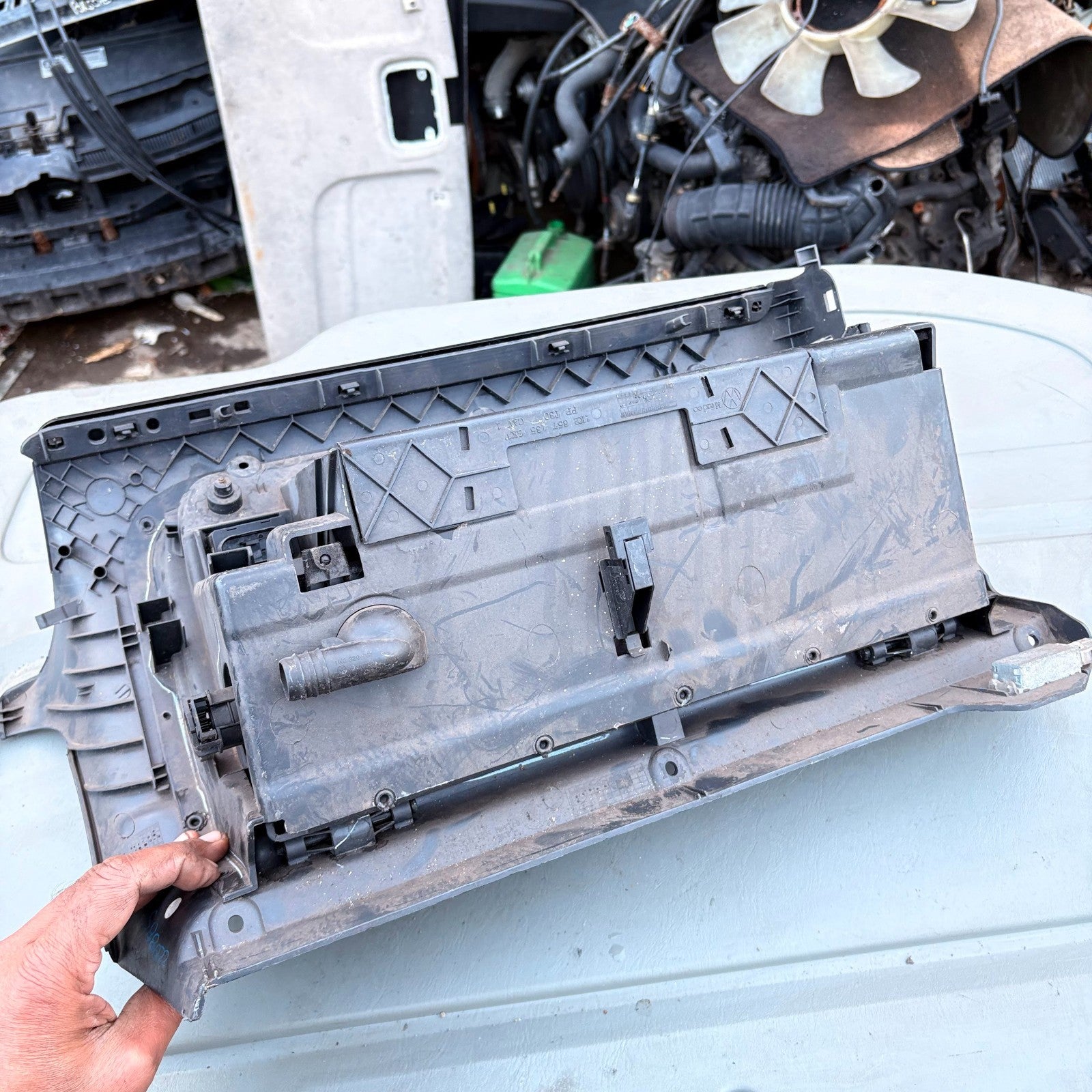 2010 VOLKSWAGEN GOLF GLOVE BOX 1K2857114C
