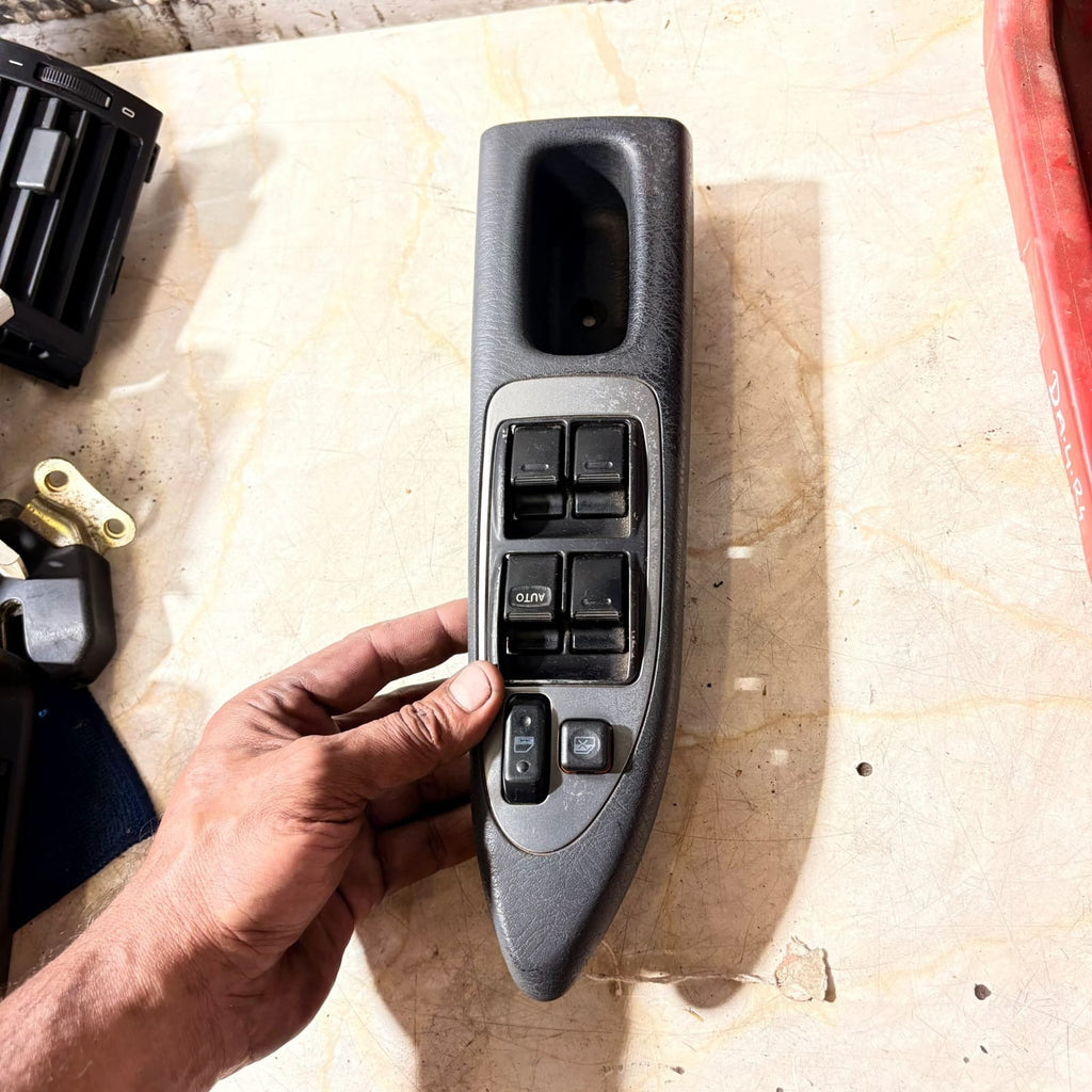 Toyota Avensis T250 03-09 Front Right Door Window Switch Panel 74231-05060