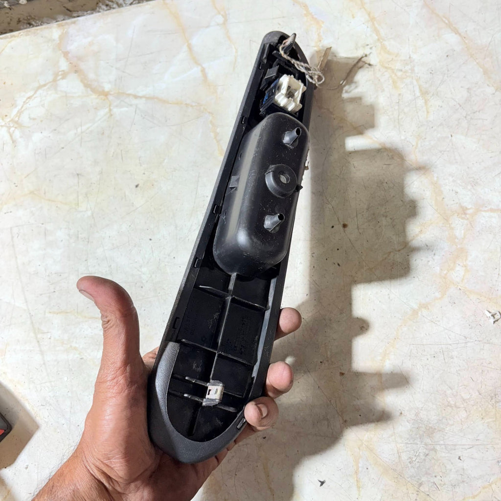 1997-2003 TOYOTA AVENSIS WINDOW SWITCH CONTROL 74251-05030