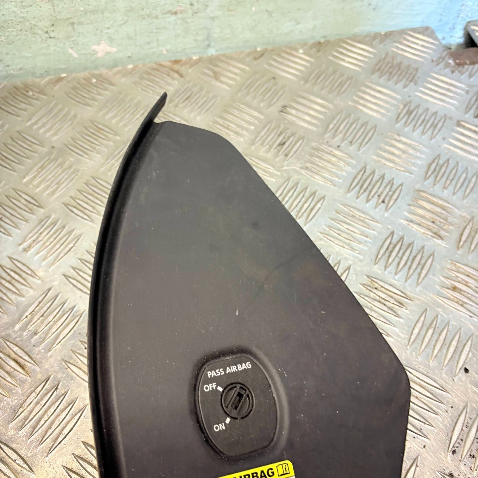 Range Rover L322 Airbag Switch YWL500060PVJ Dashboard End Panel Trim 2013