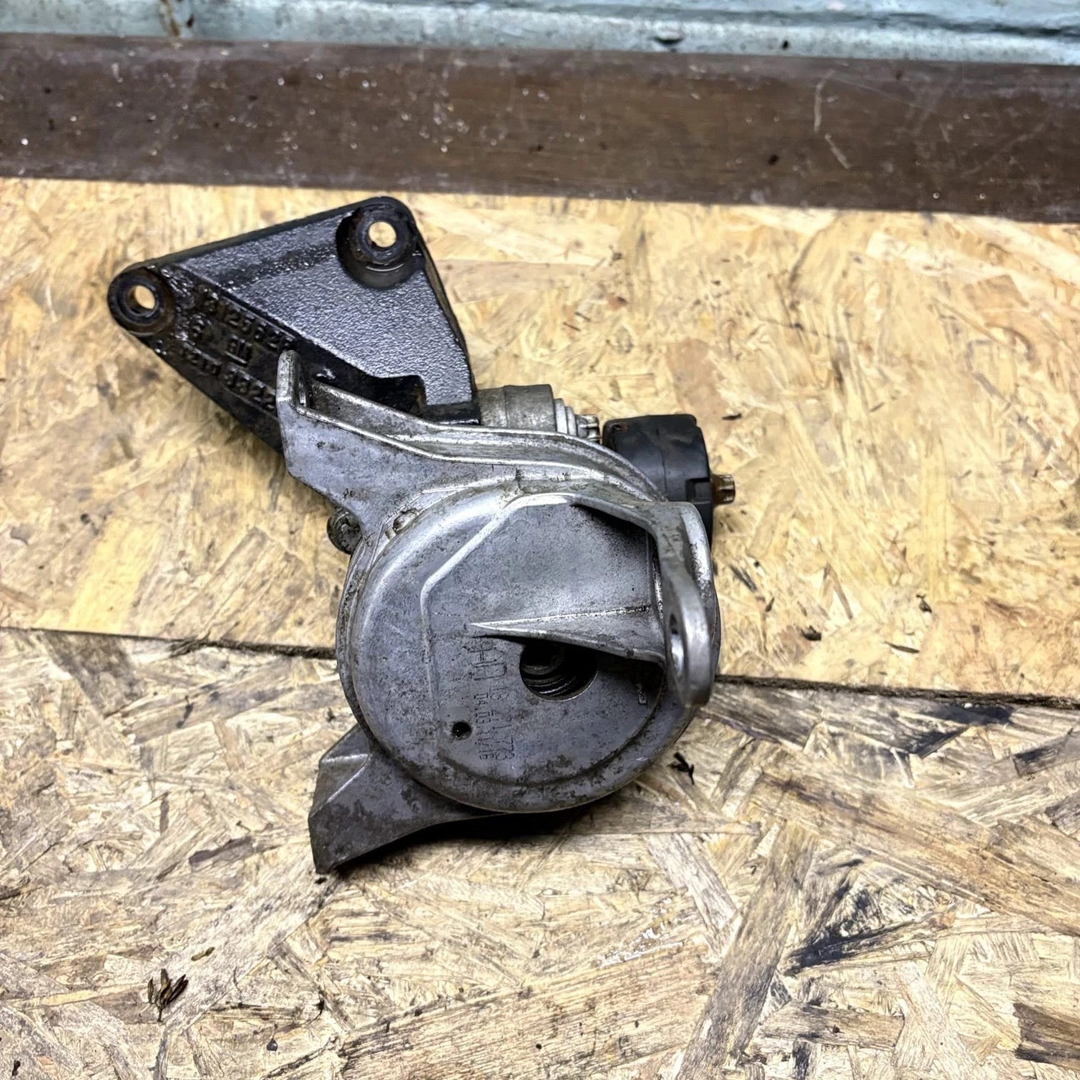 Opel Meriva B 2010-2017 1.7 CDTI 6-Speed RH Engine Mount Bracket 13125627