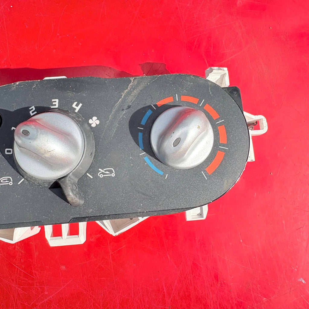 Climate Control Renault Twingo MK2 HEATER CONTROL SWITCH PANEL 2007-2014