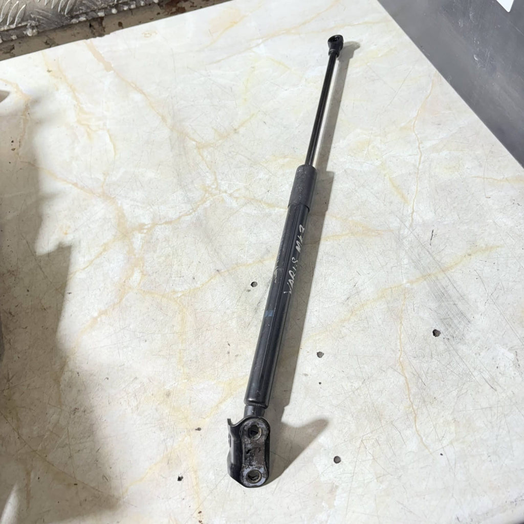 TOYOTA TAILGATE STRUT SHOCK COROLLA MK12 E210 ESTATE 68950-02220