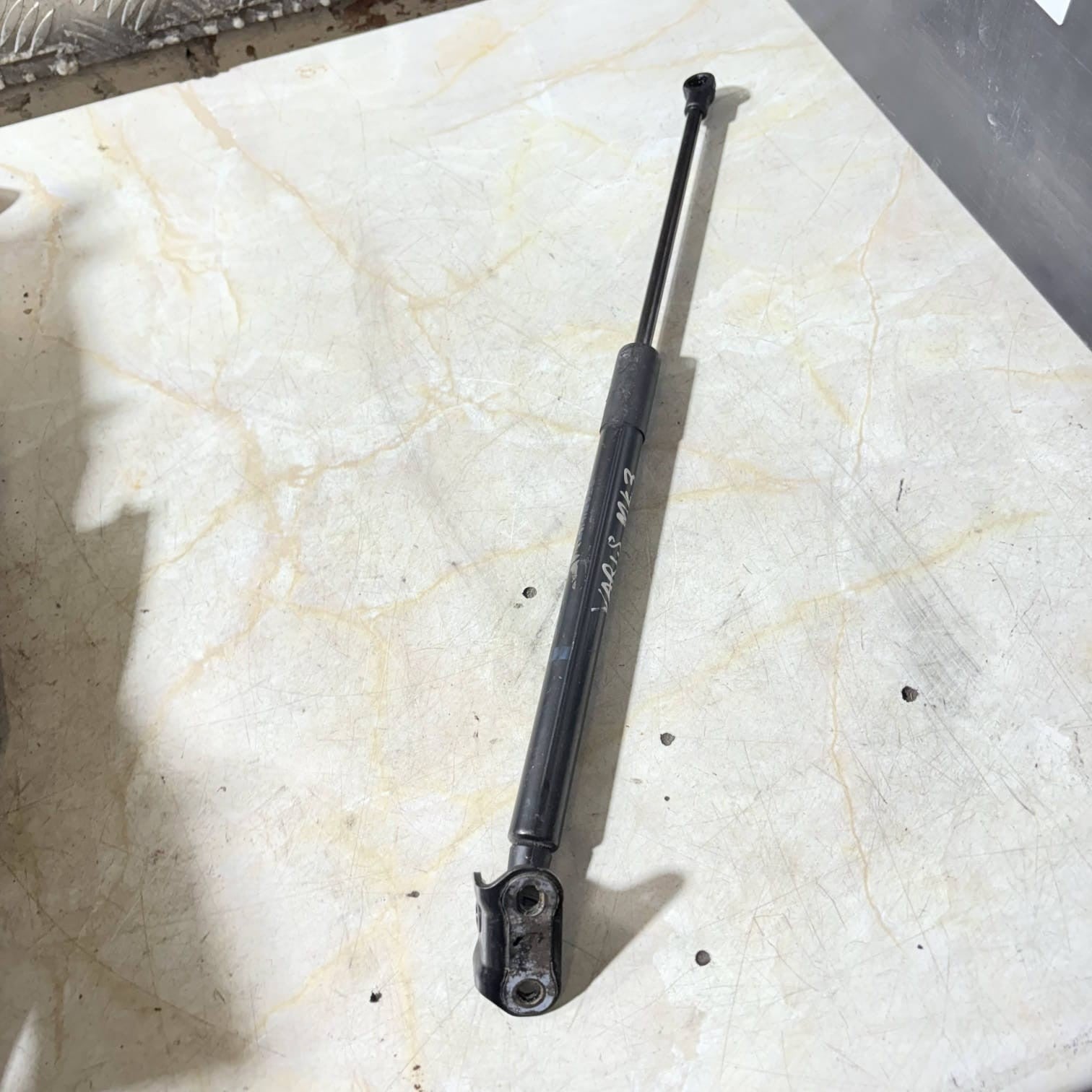 TOYOTA TAILGATE STRUT SHOCK COROLLA MK12 E210 ESTATE 68950-02220