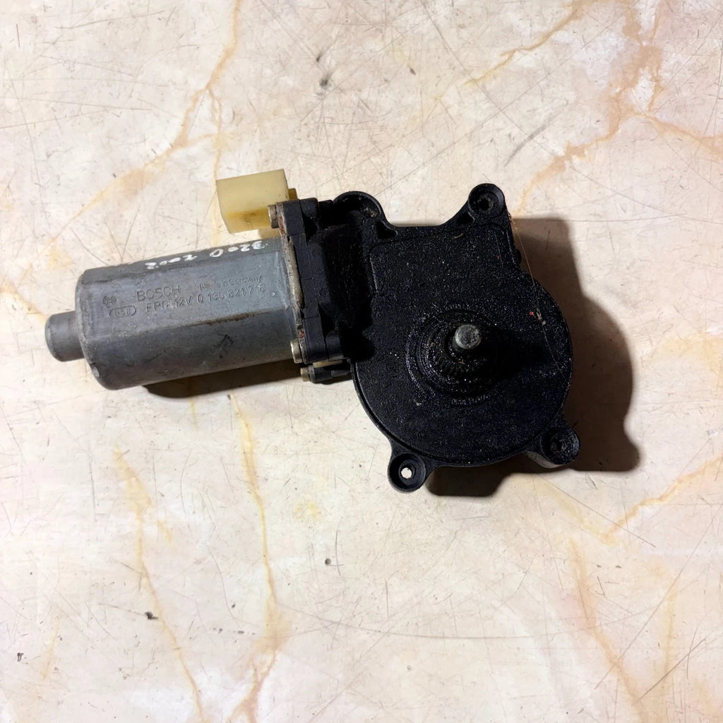 BMW 3 Series E46 320d 1998-05 Window Regulator Motor Front Left Side 0130821716