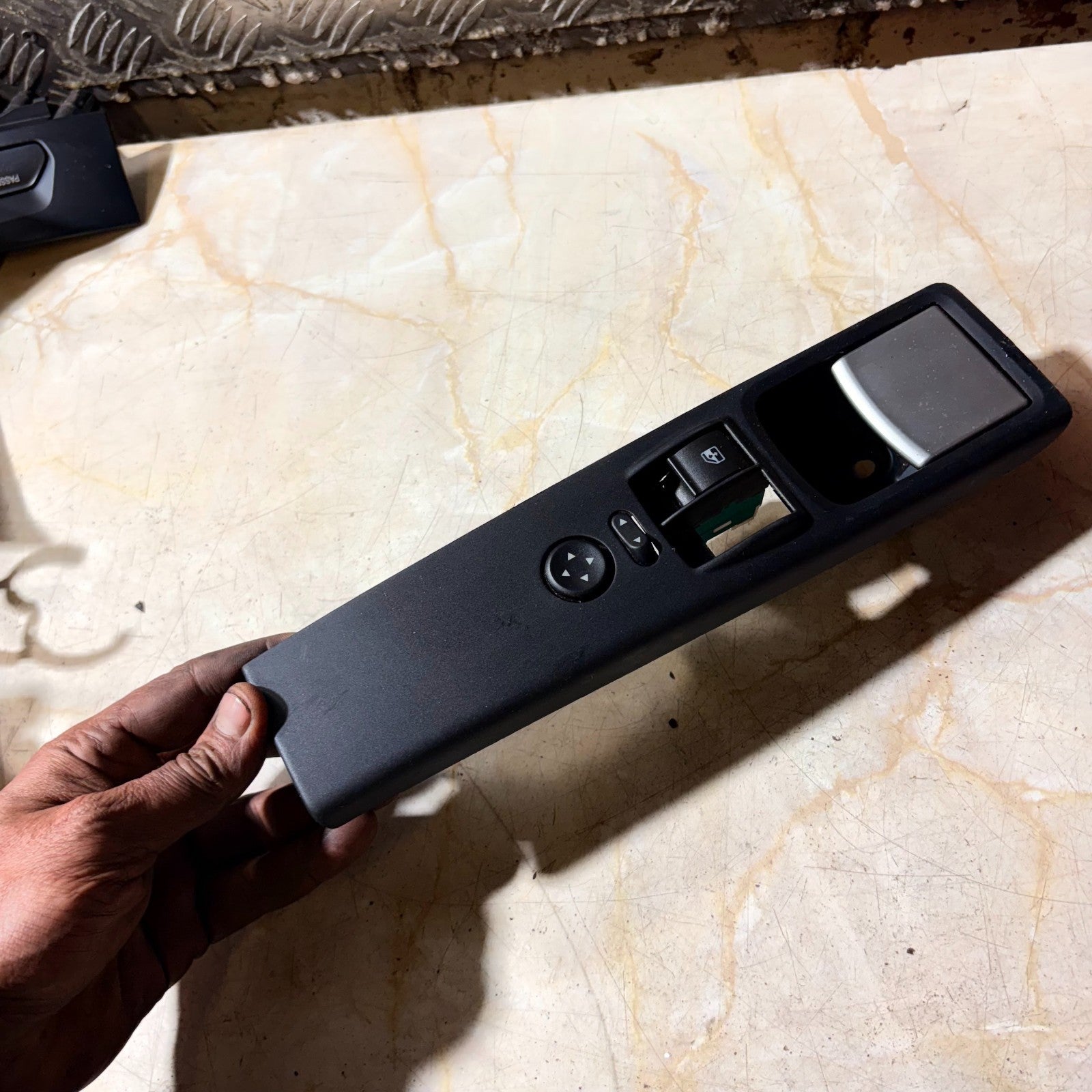 Fiat Idea 2003-2008 RH Front Window Switch Handle Mirror Control 735363957