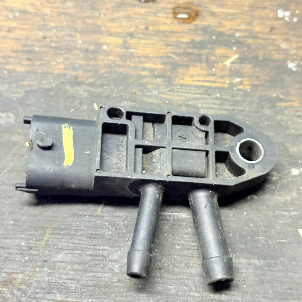 0281006252 EXHAUST PRESSURE SENSOR A6079050500 227702184 Nissan Renault