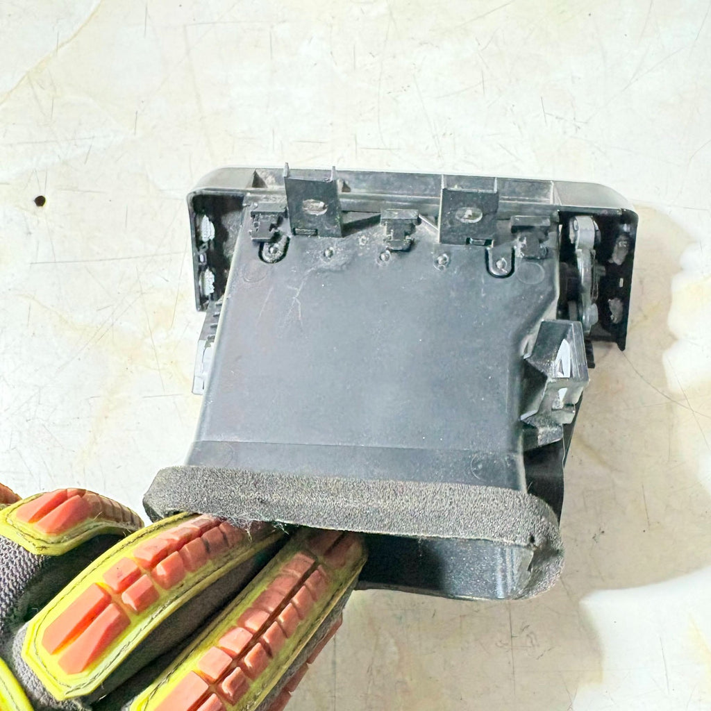 RANGE ROVER VELAR 2019 DASHBOARD RIGHT SIDE AIR VENT J8A2-018B09-AD