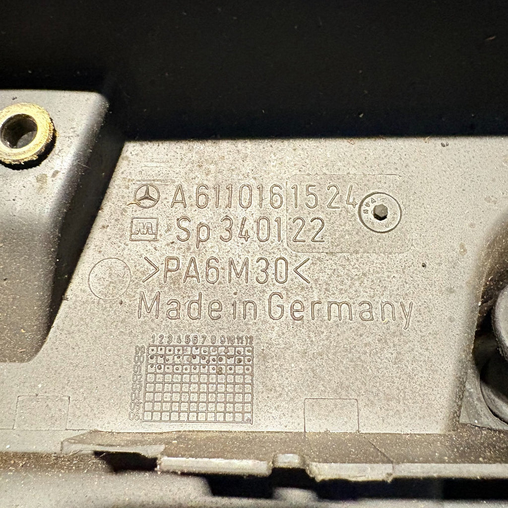 Mercedes Vito Viano W638 1996-2003 Engine Rocker Valve Cover A6110161524 Diesel