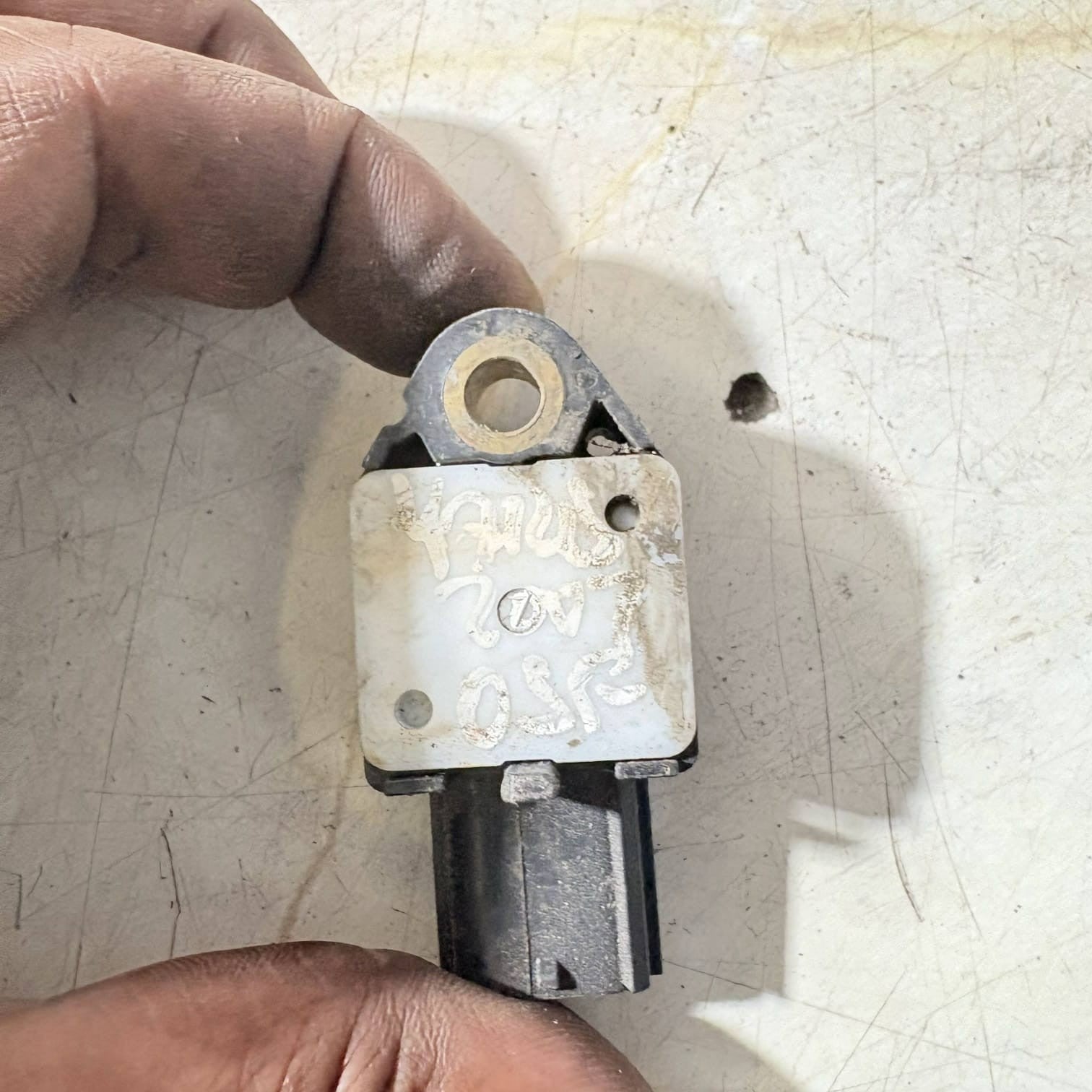 89831-0H010 CITREON C1/PEUGEOT 107 O/S CRASH SENSOR IMPACT CONTROL 2007