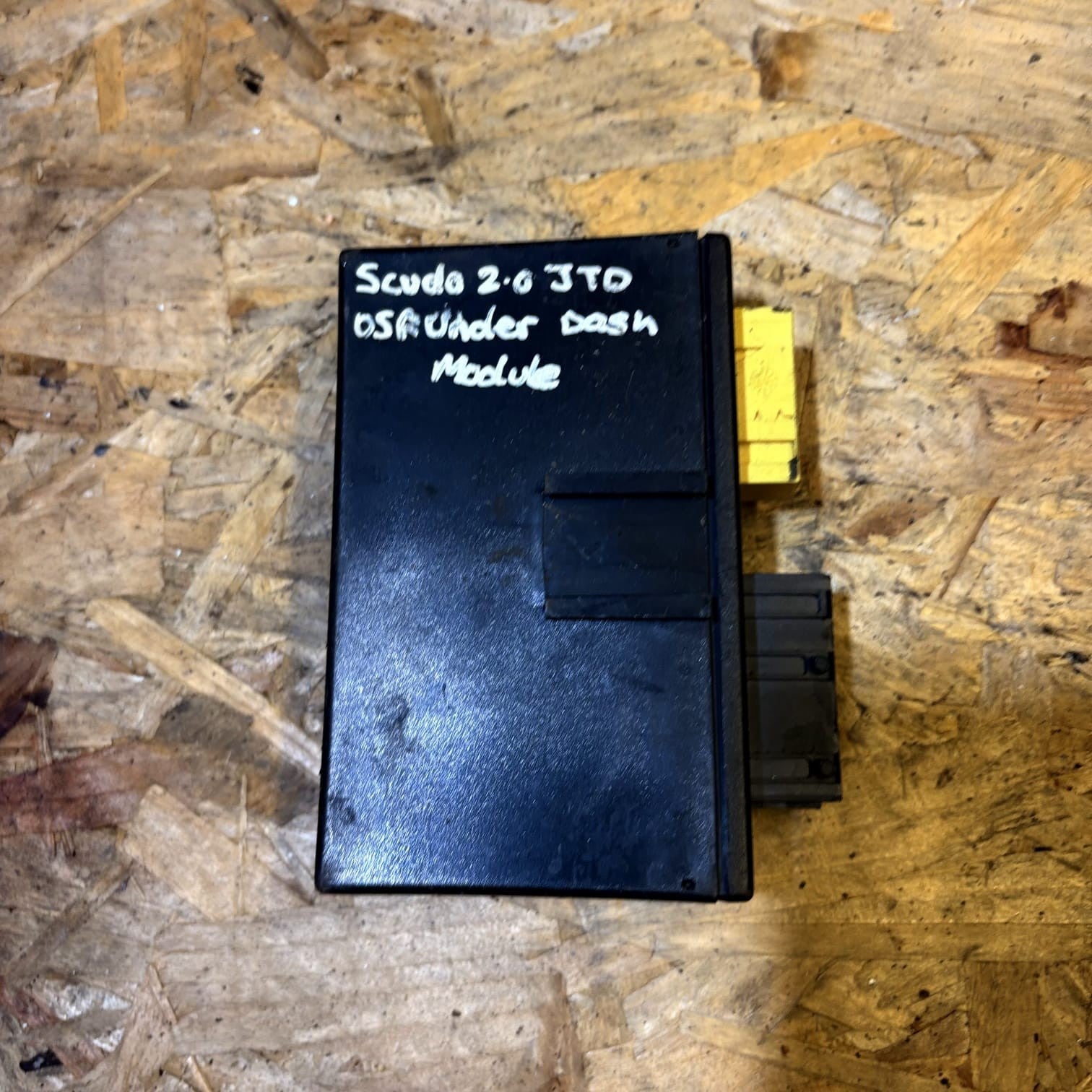 PEUGEOT CITROEN FIAT SCUDO DISPATCH COMFORT CONVENIENCE MODULE 96398196.80 OSF