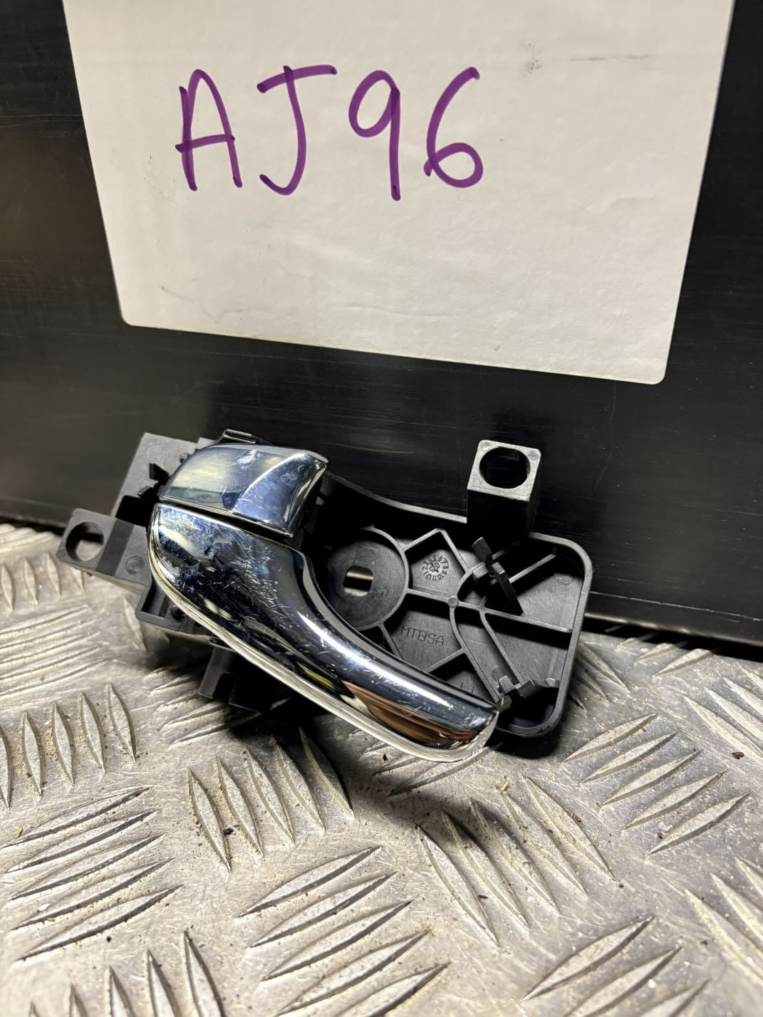 JAGUAR S-TYPE SE V6 4DR 99-07 DOOR HANDLE INTERIOR REAR DRIVER 2R8322600AD