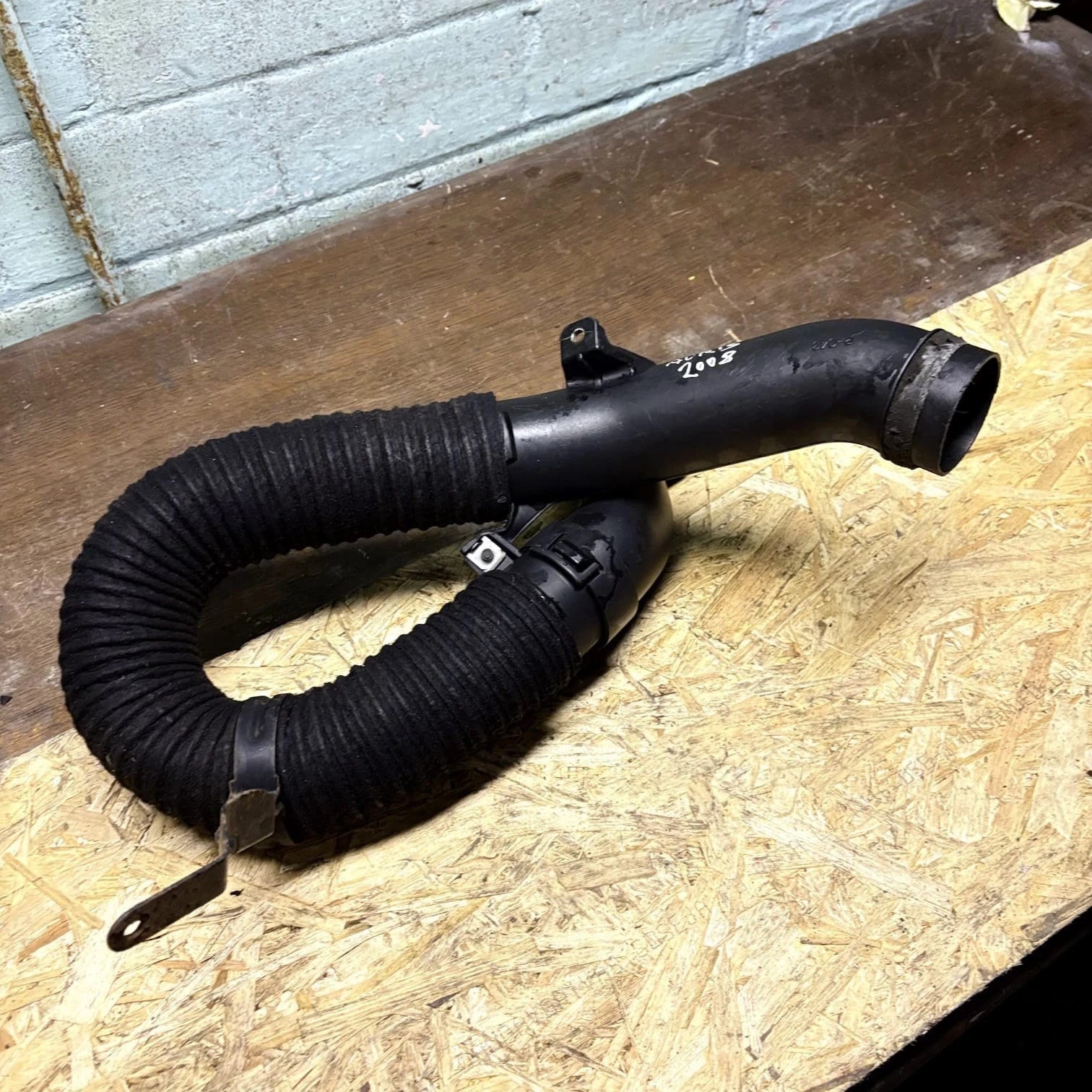Toyota Auris 1.6 Air Cleaner Inlet Pipe 17751-37050 Intake Duct 2007-2009