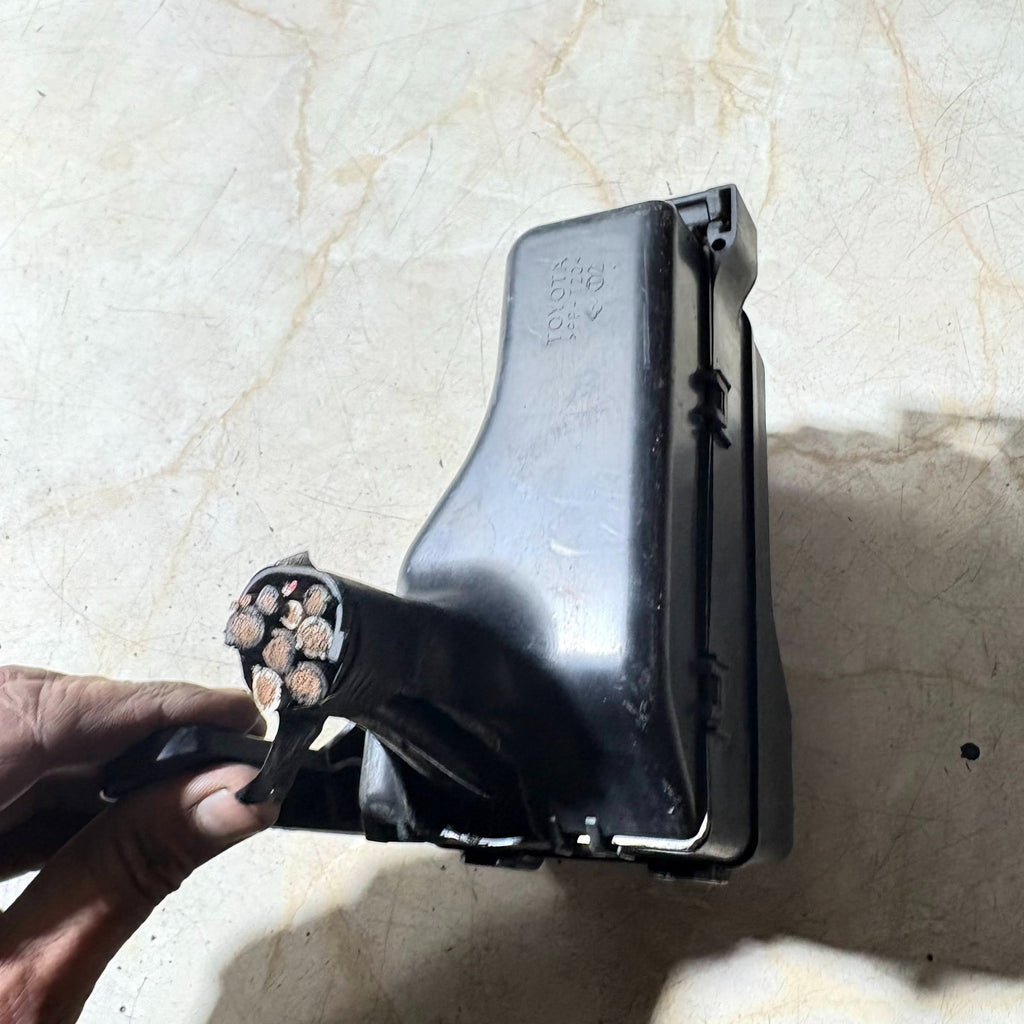 Toyota Avensis T25 2003–2009 Fuse Box Module