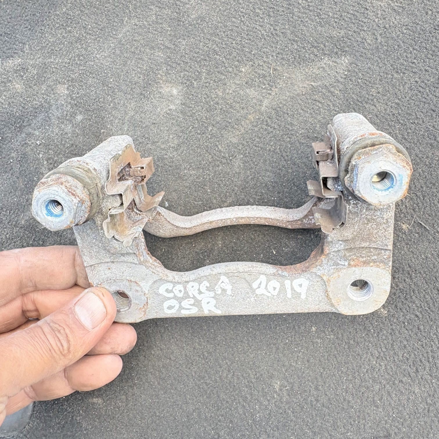 BRAKE CALIPER BRACKET FOR VW PASSAT 2019 AUDI RIVER REAR 187477096411 OSR