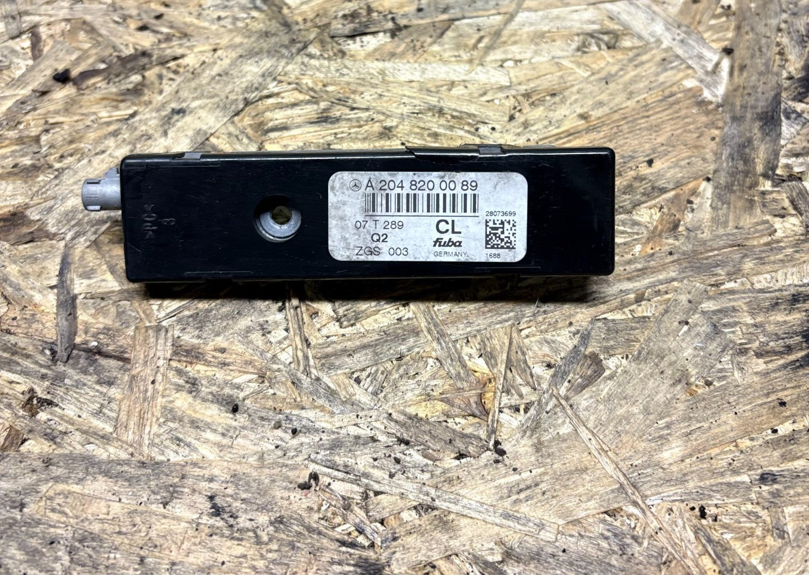 Mercedes-Benz C,E Class W204 W207 Aerial Antenna Amplifier A2048200089 2007-14