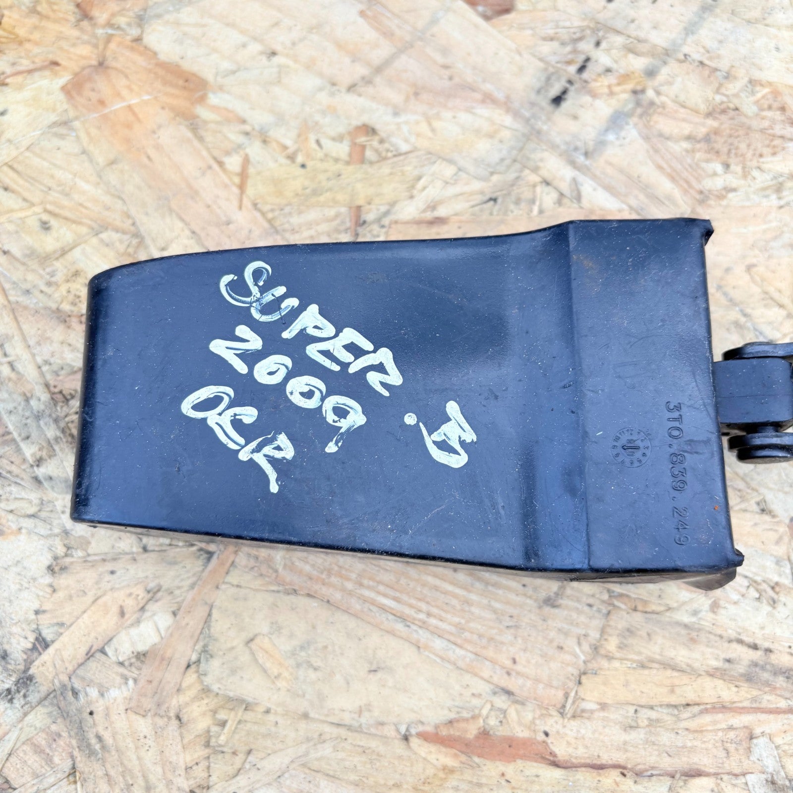 Skoda Superb MK2 08-15 OSR Drivers Side Rear Door Brake Check Strap 3T0839249