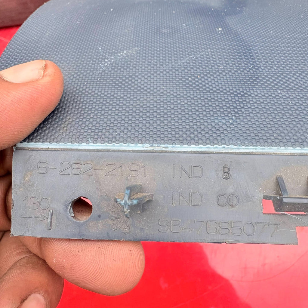 PEUGEOT 1007 2004-2009 DASH STORAGE COMPARTMENT TRIM 9647685077
