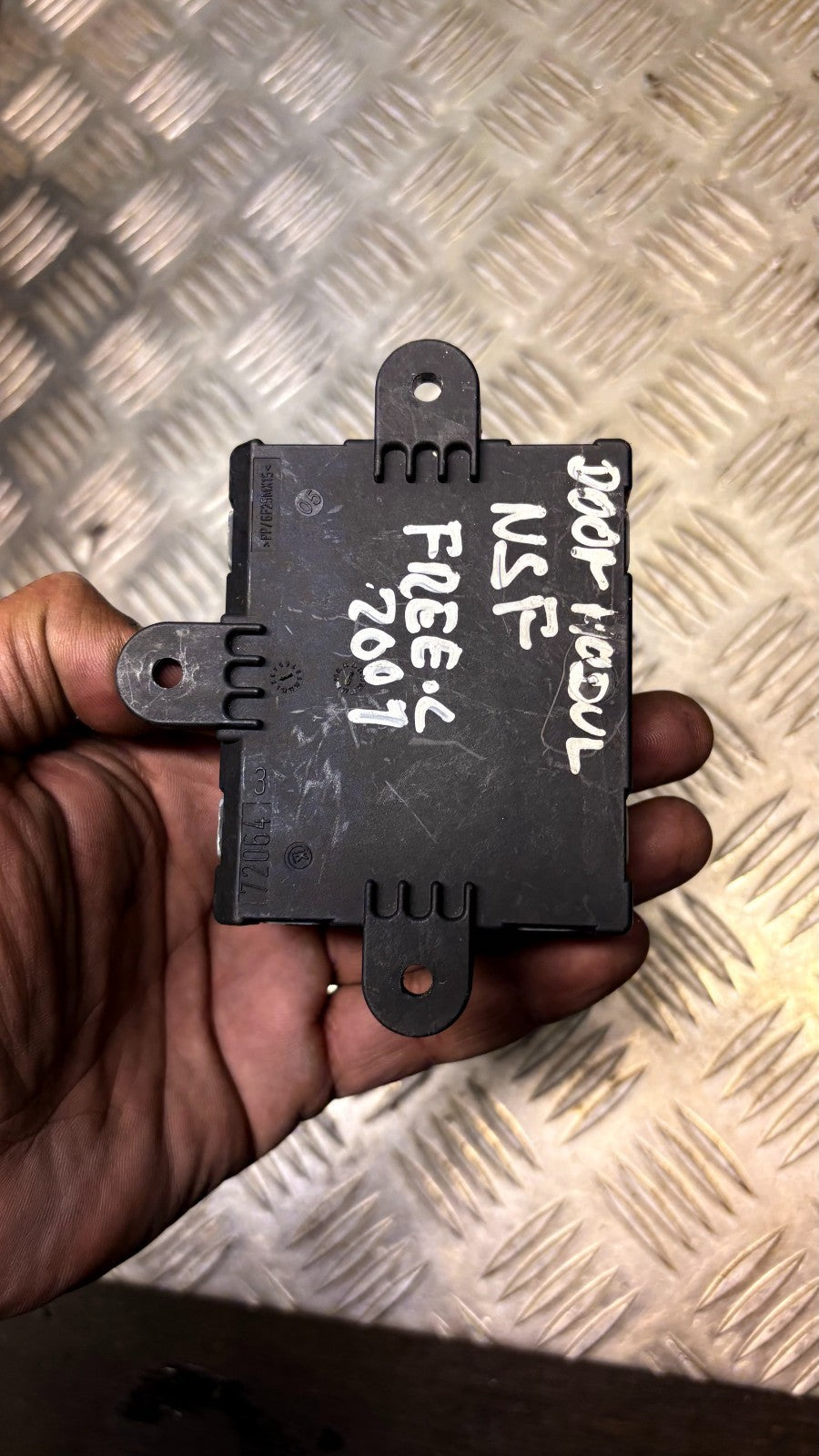2007 LAND ROVER FREELANDER 2 N/S/F DOOR CONTROL MODULE 6G9T14B533KL