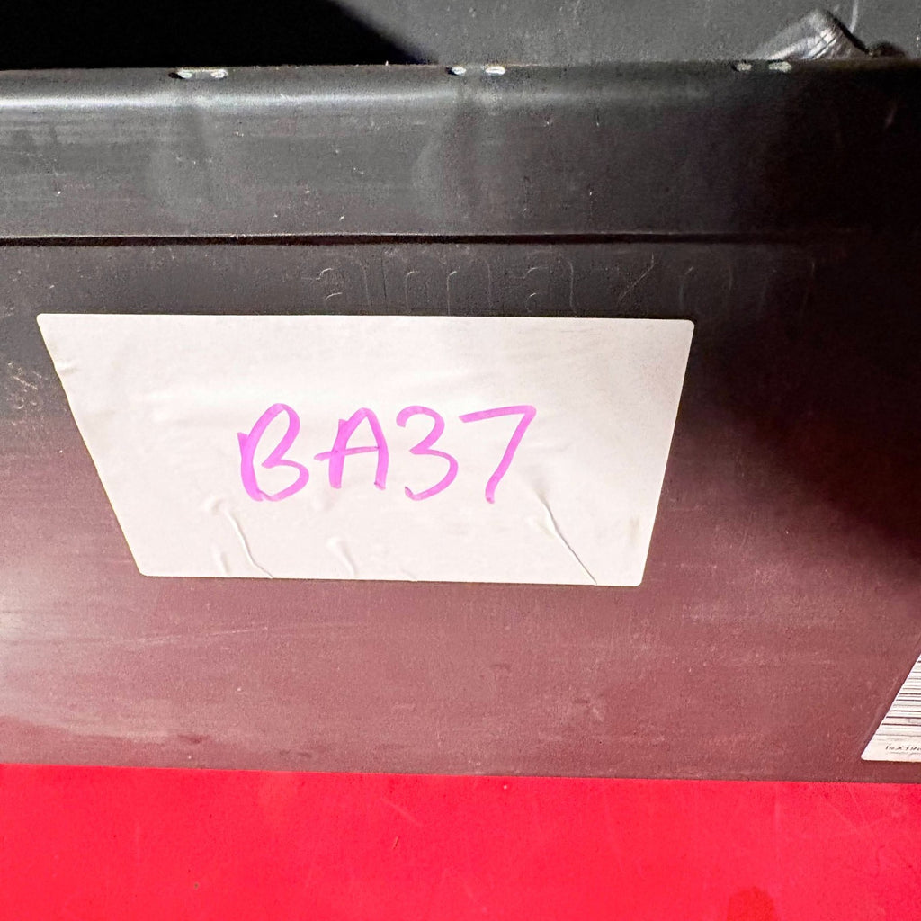 Porsche Cayenne 955/957 Front Left Seat Belt Buckle Receiver 03-10 7L0857777C