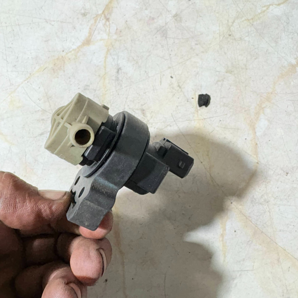 MERCEDES FUEL PETROLREGENERATION PURGE VALVE 0004701693 2000-2002