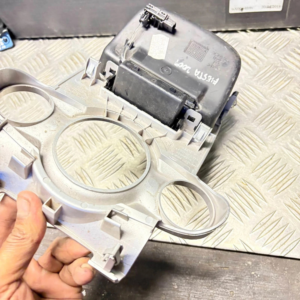 FORD FIESTA MK7 2009 HEAT AND A/C PANEL SURROUND TRIM 8A6118D422BF