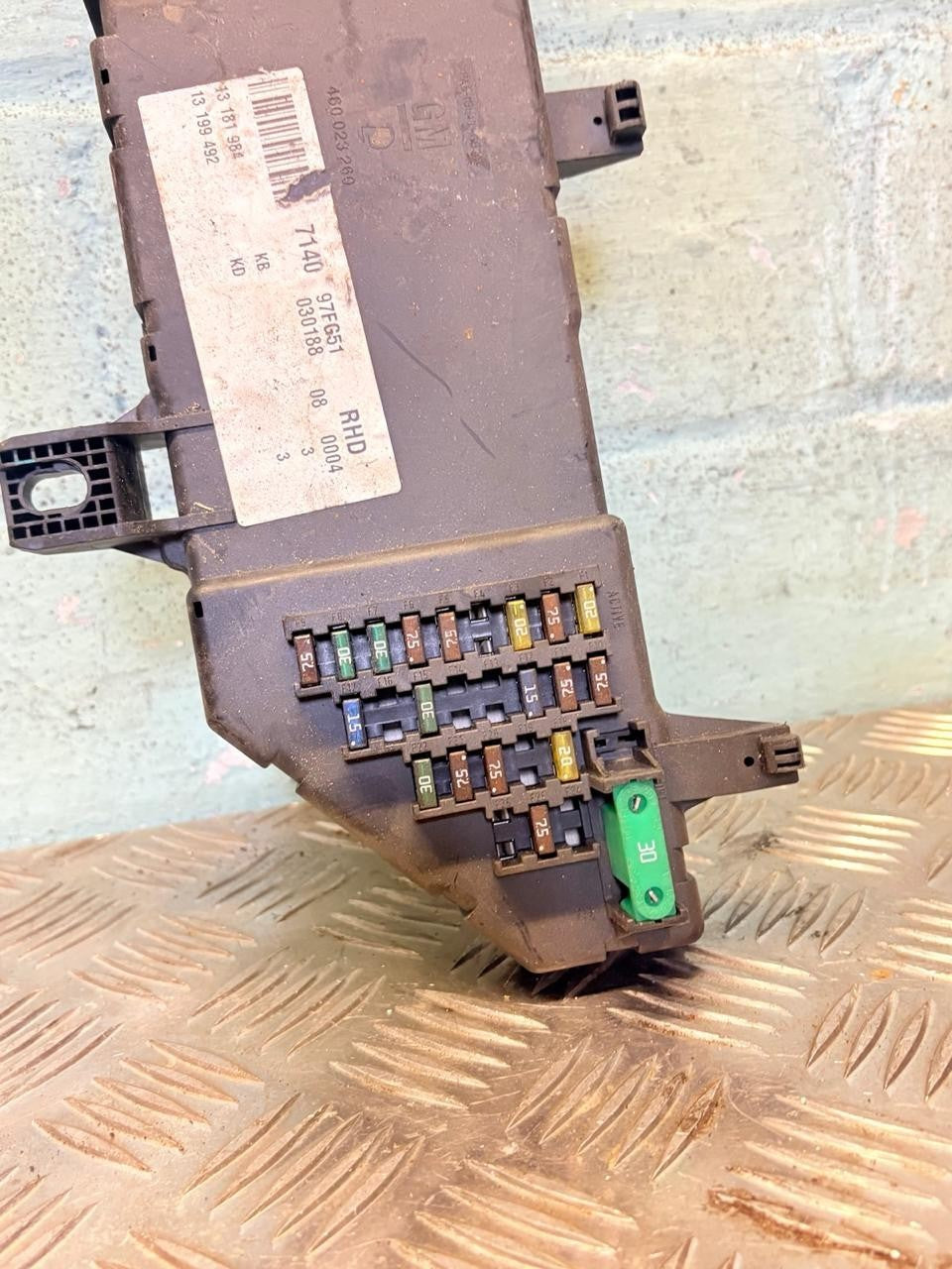 VCETRA FUSE BOX 13199492 N/S/F