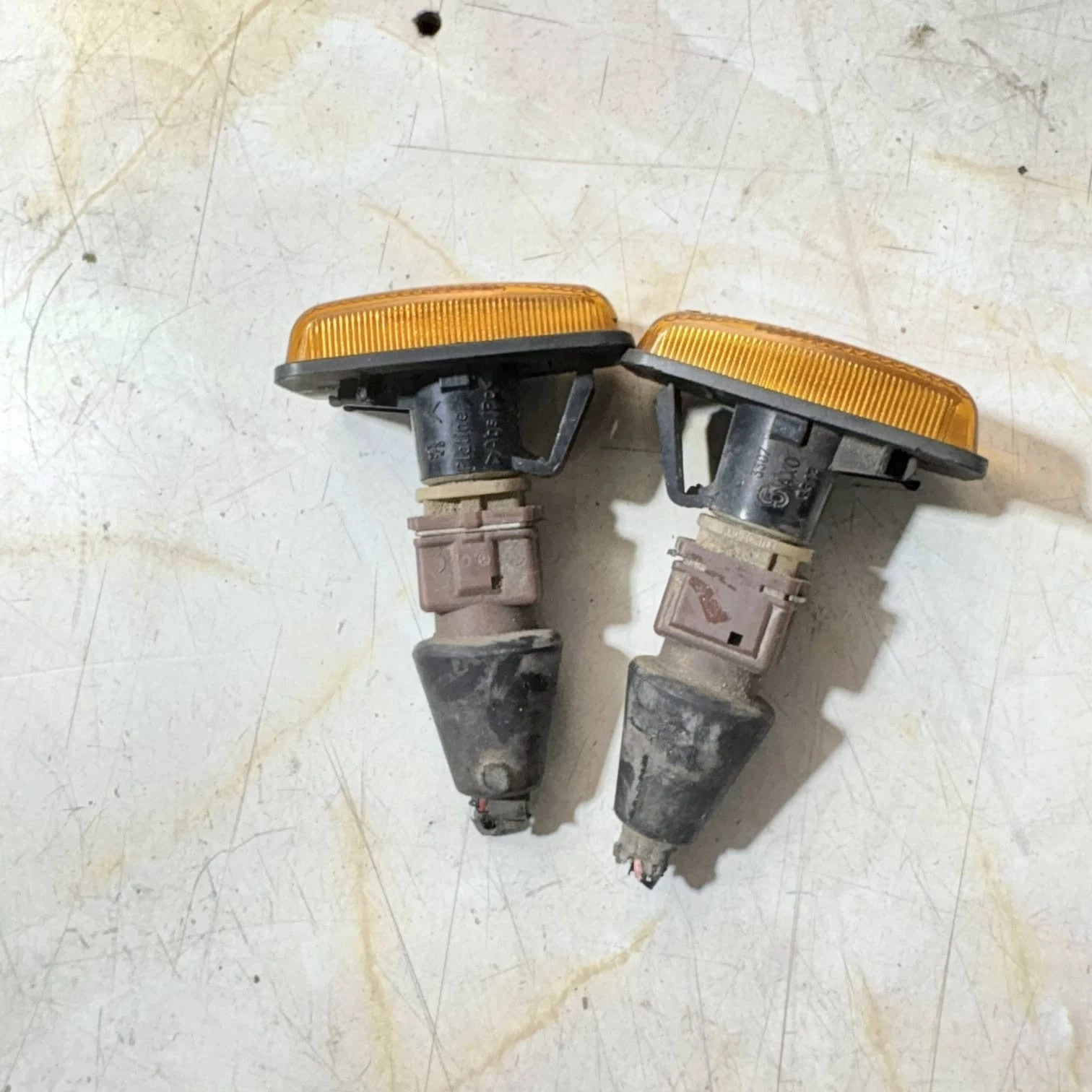 Peugeot Partner Left & Right Side Indicator 0191081 (2PIC)