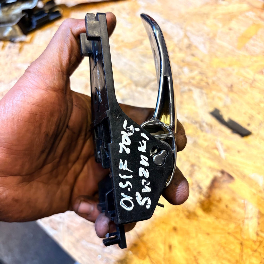 Suzuki Sx4 2015 OSF Driver Front Right Side Inner Door Handle