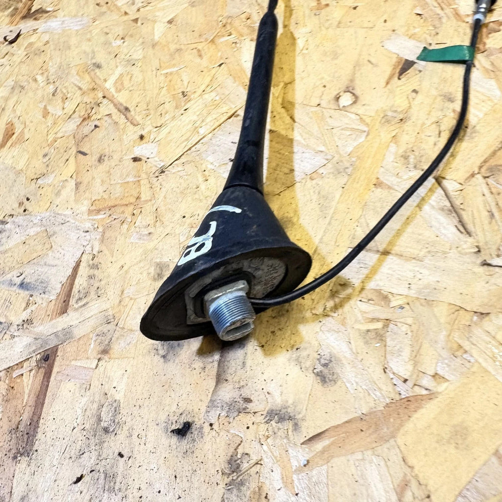 VW PASSAT B5 B5.5 1.8 PETROL ROOF MAST BASE AERIAL ANTENNA 2008