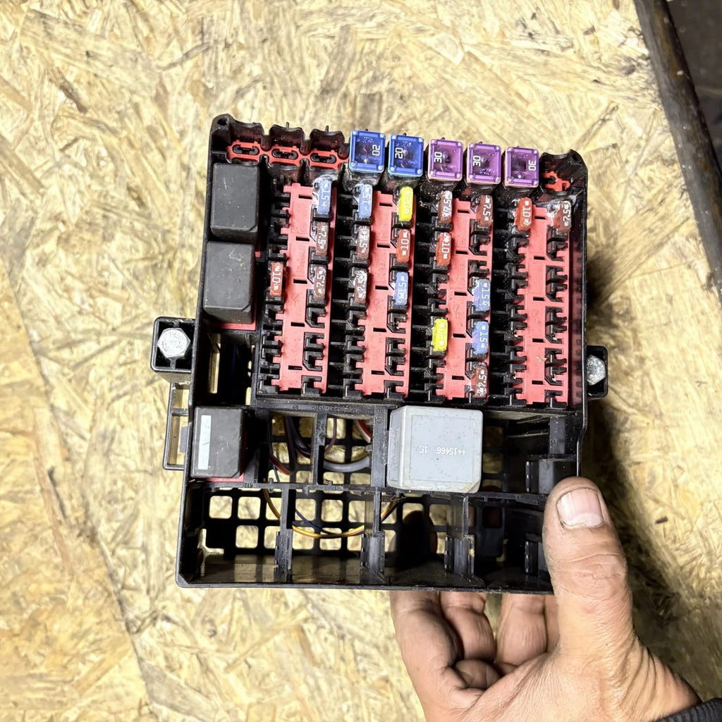 FORD Fiesta Mk7 2016 FUSE BOX F1BT-14A005-YNA