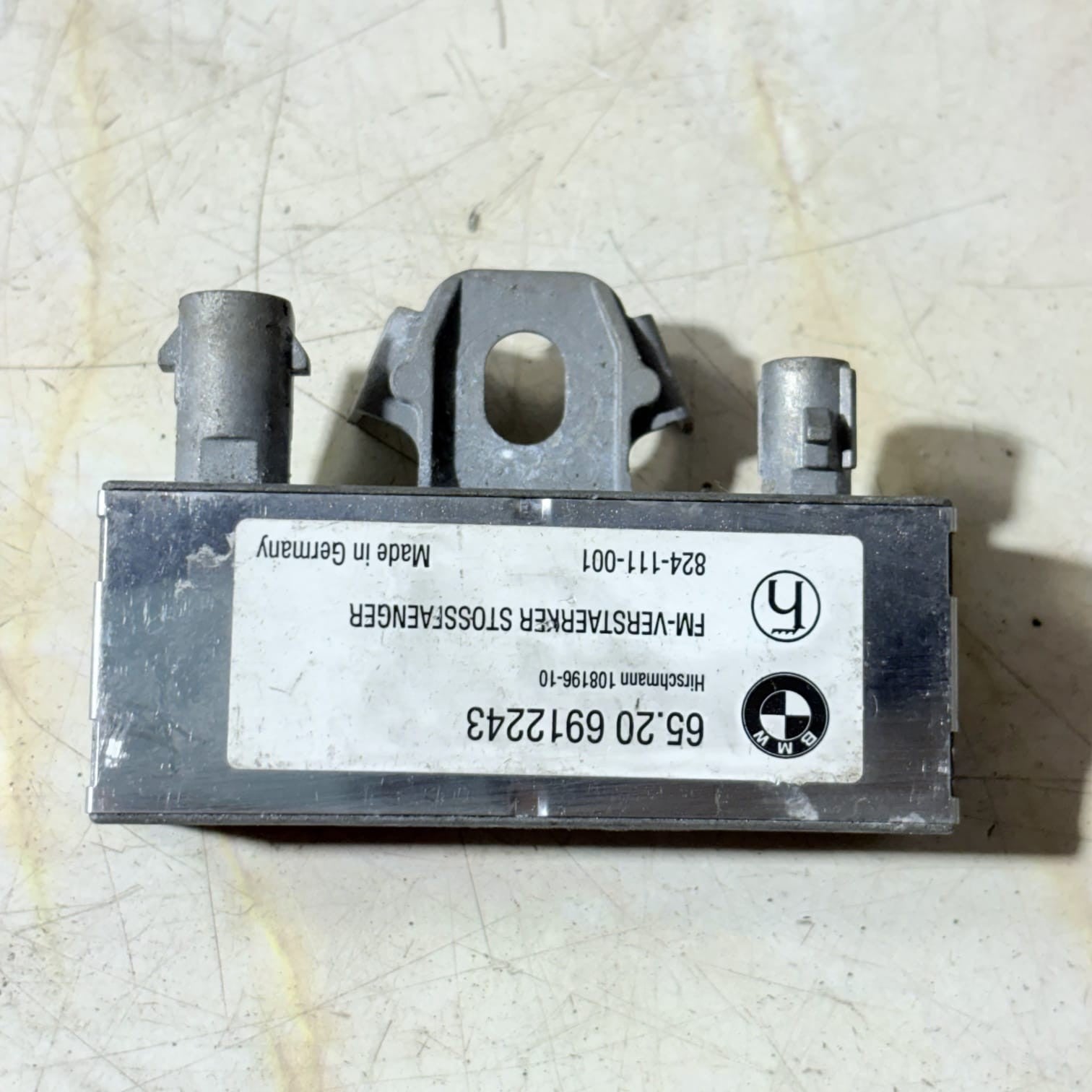 BMW Z4 E85 E86 2003 Aerial antenna amplifier Passenger Rear 6912243 65206912243