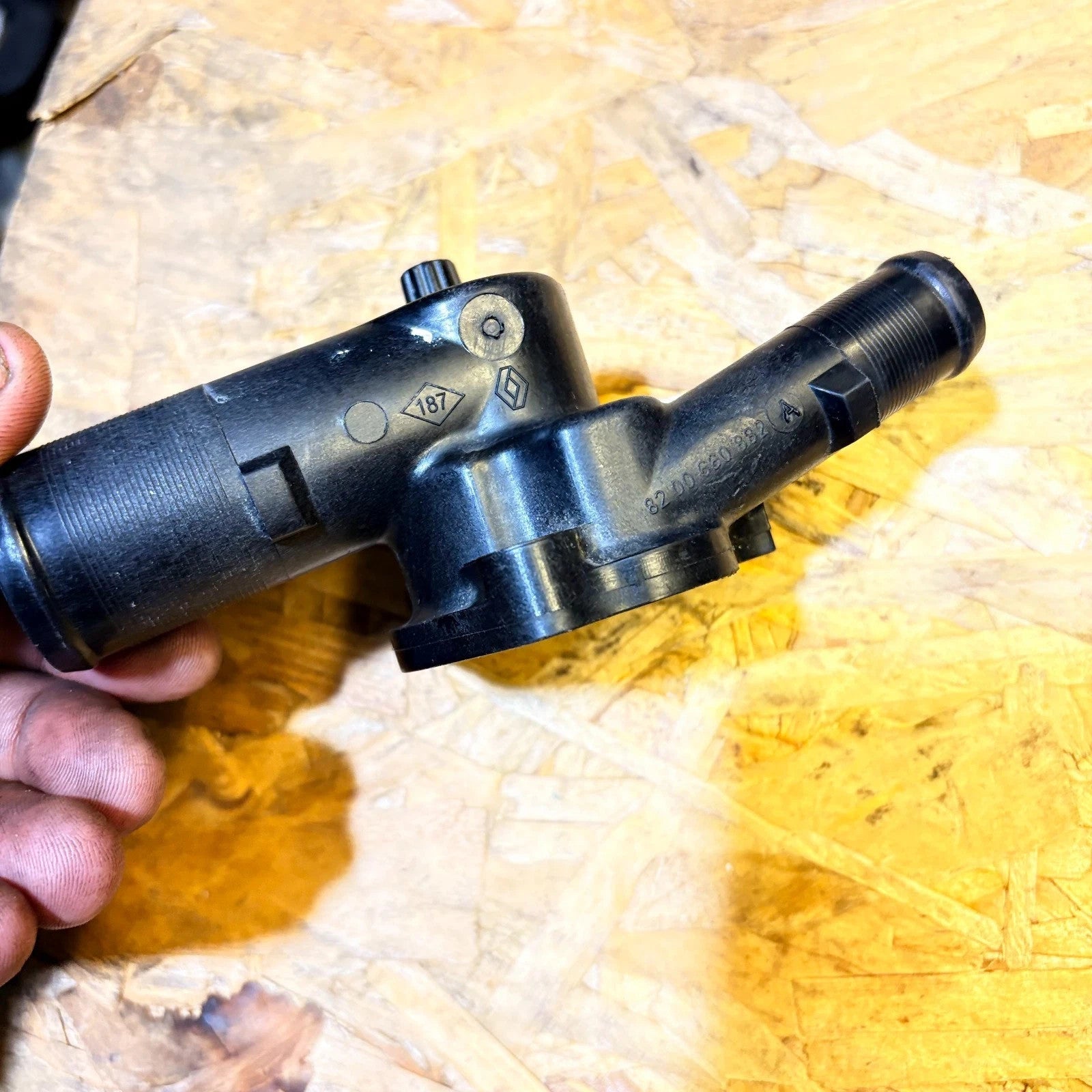 Thermostat housing for Renault