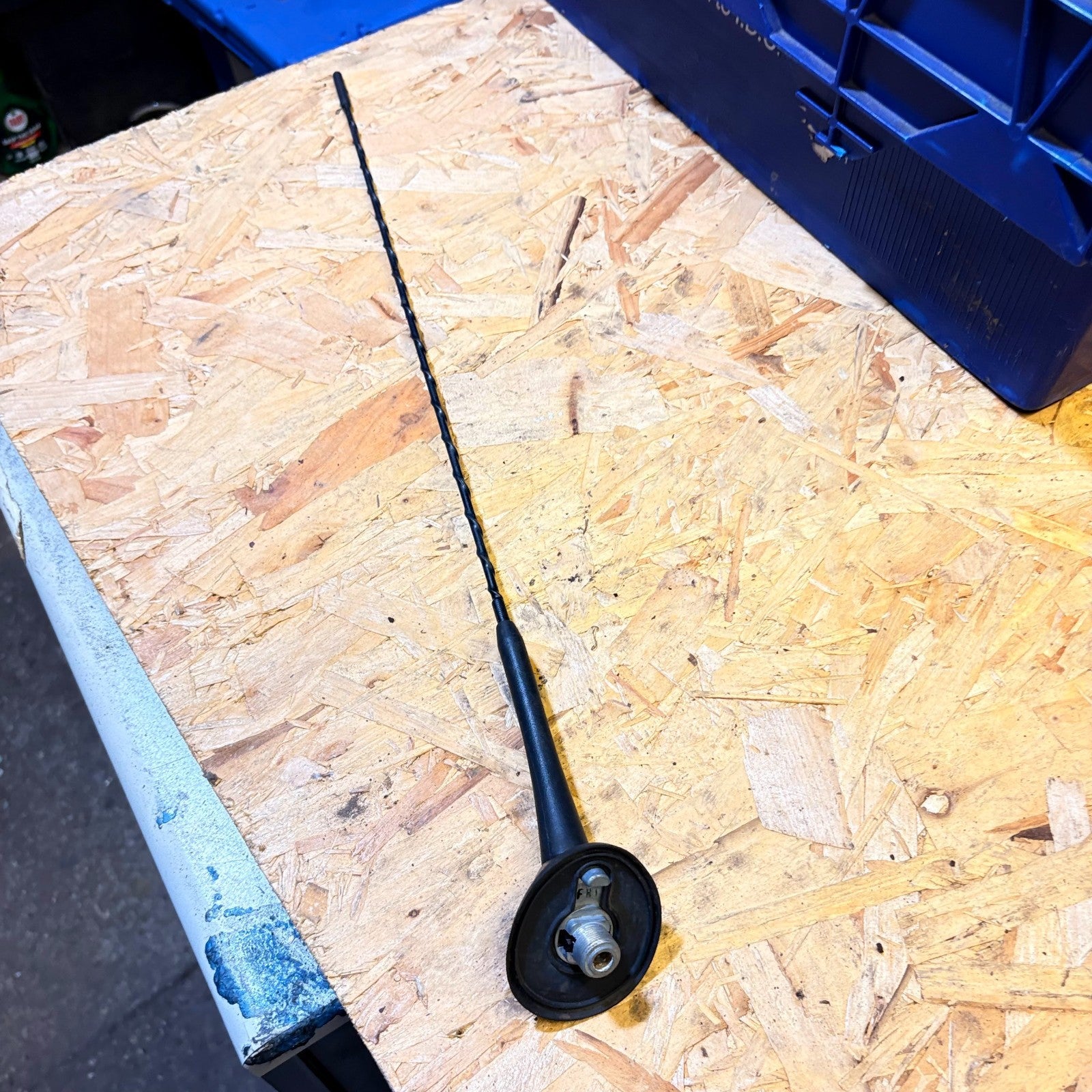 VAUXHALL CORSA AERIAL AND BASE 2006-2010