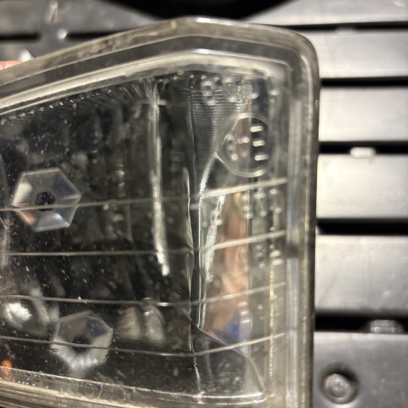 TOYOTA RAV4 2001-2003 FOG LIGHT IN BUMPER NSF PASSENGER FRONT LEFT