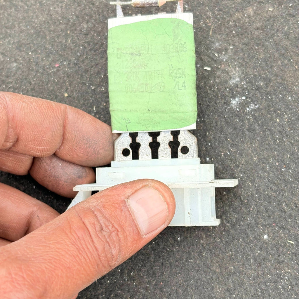 Vauxhall Tigra Heater blower fan resistor (2004-2009)