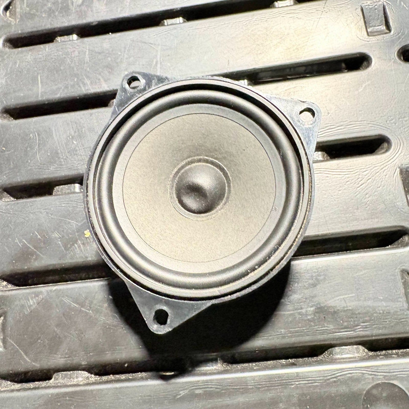 2007 MINI COOPER FRONT RIGHT DOOR SPEAKER 6513 3428196-01