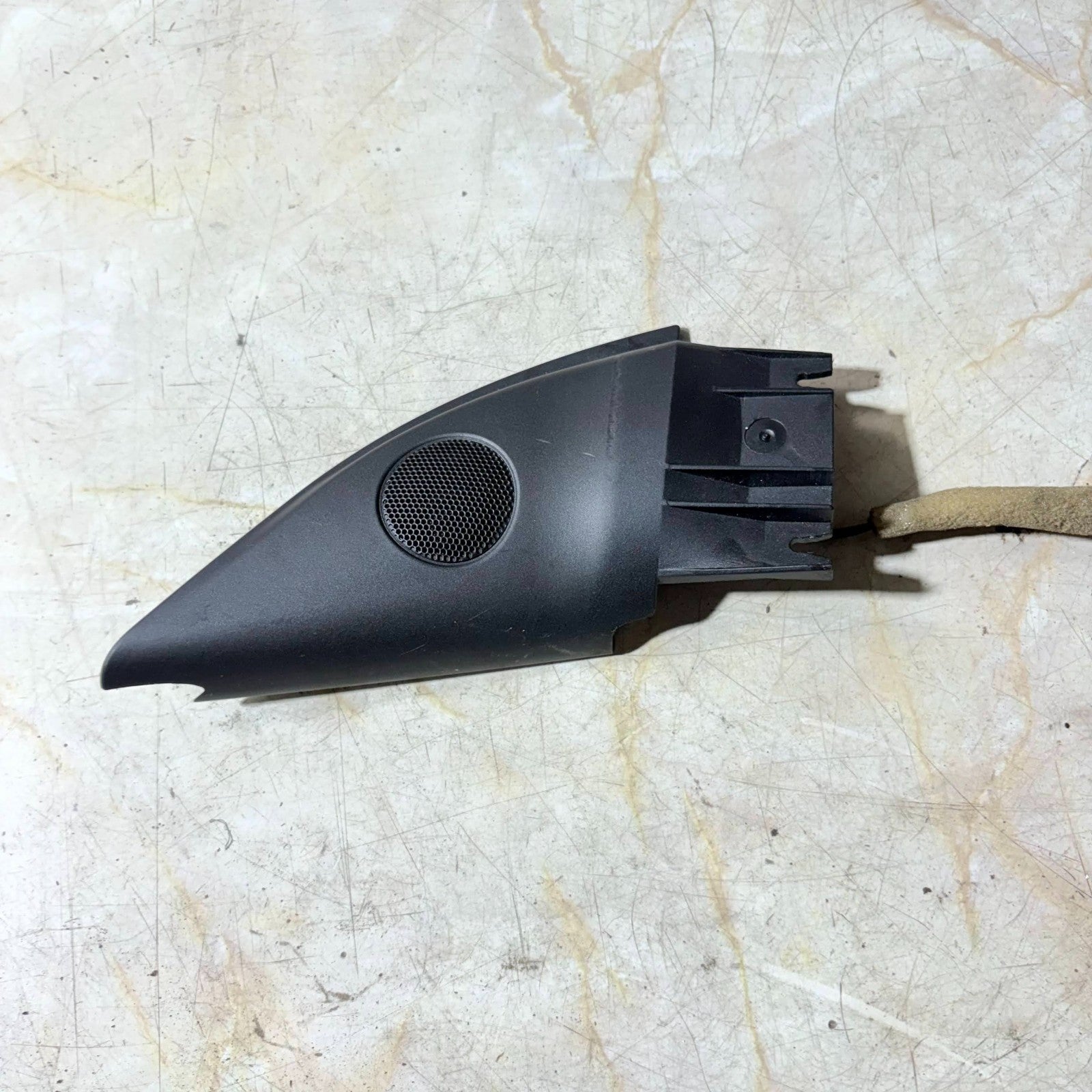 SKODA SUPERB 2001-2008 LEFT FRONT SPEAKER SURROUND TRIM UNIT 3U0035411C