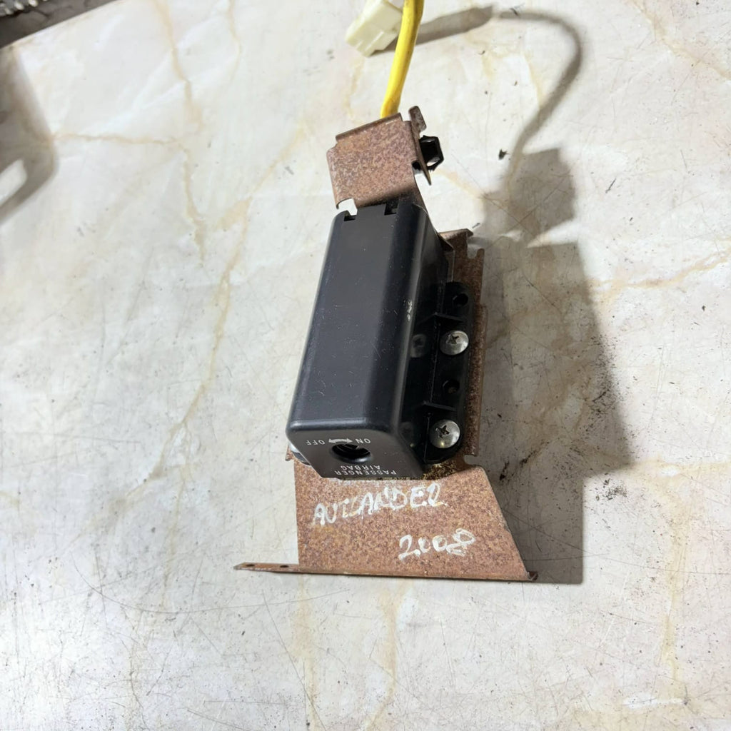 MITSUBISHI OUTLANDER MK2 CW7W 08-12 CW8W 08-10 AIRBAG ON OFF SWITCH 8610A054