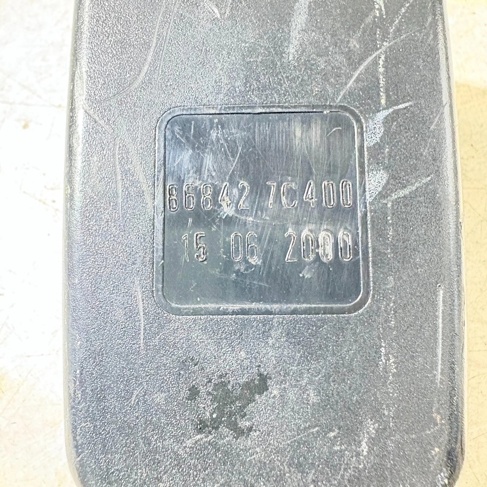 Nissan Vanette 1996-02 Front Left Seatbelt Clip 86842-7C400